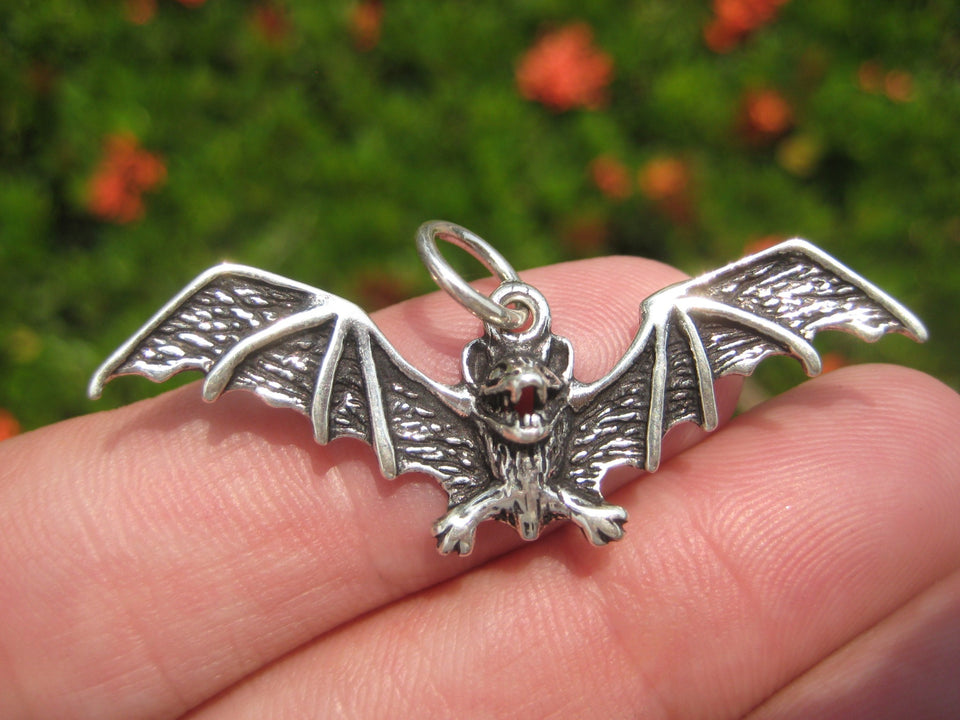 925 Silver Cute Bat  ( Vampire  Bat ) Pendant Necklace A11
