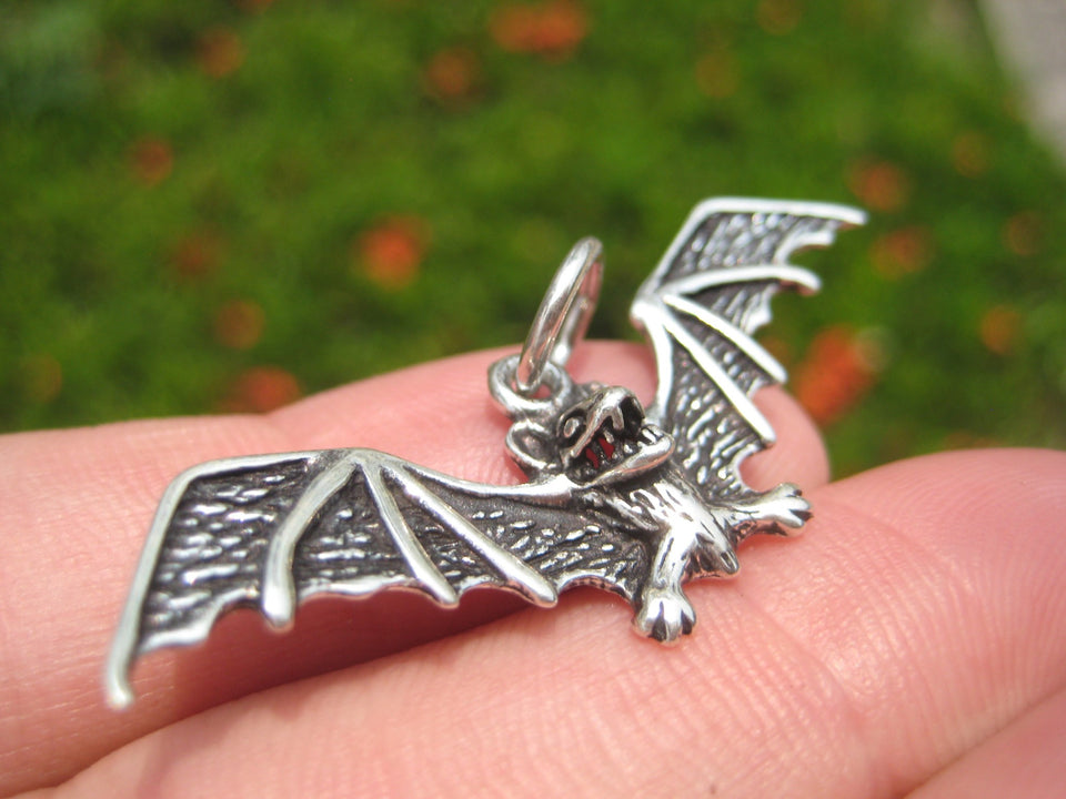 925 Silver Cute Bat  ( Vampire  Bat ) Pendant Necklace A11