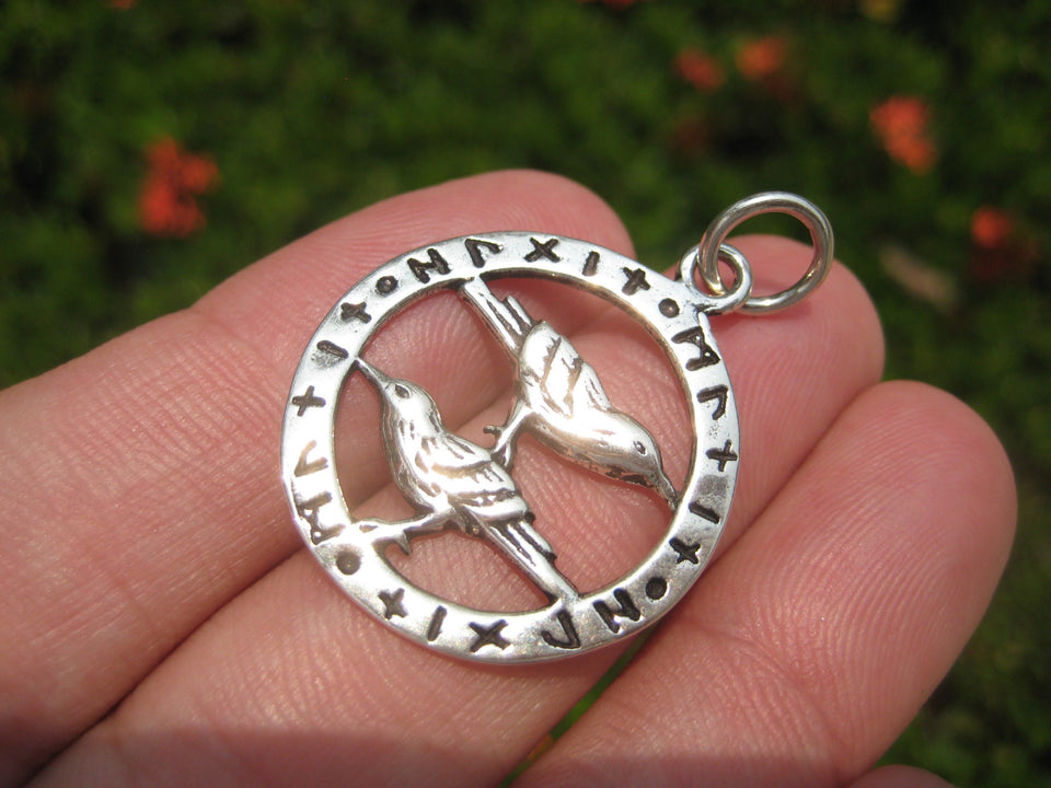 925 Sterling Huginn Muninn Raven birds of Odin Viking Germanic Runes Pendant A4
