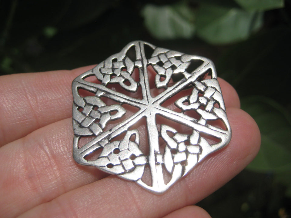 Large 925 Silver Celtic knot Flower Style  Pendant Thailand Jewelry  Art