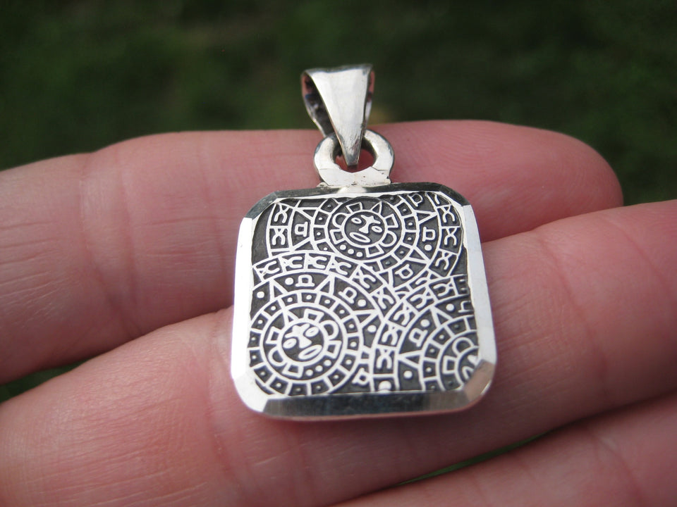 950 Silver Mayan Calendar Pendant Taxco Mexico A83965