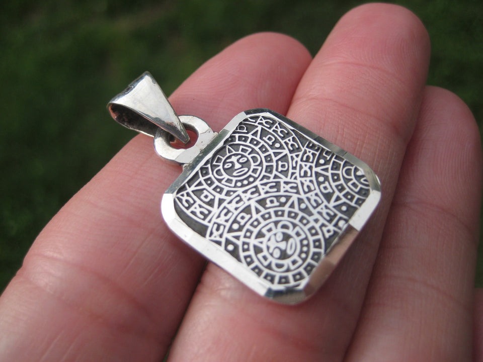 950 Silver Mayan Calendar Pendant Taxco Mexico A83965