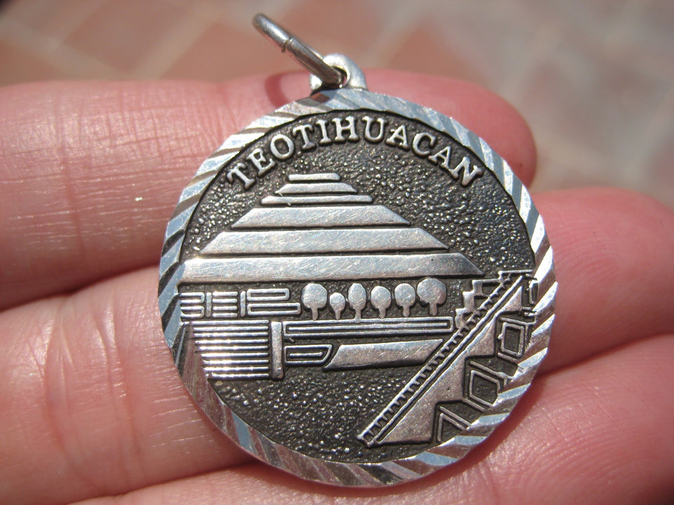 950 Silver Teotihuacan Toltecs Pendant Necklace Taxco Mexico A205