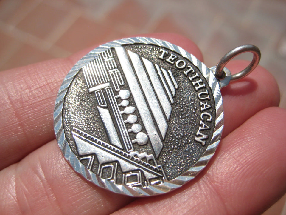 950 Silver Teotihuacan Toltecs Pendant Necklace Taxco Mexico A205
