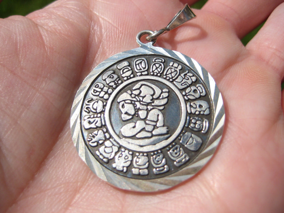 950 Silver Mayan Calendar Pendant Taxco Mexico A63352