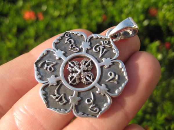 925 Silver Ohm Viswa Vajra Pendant Necklace