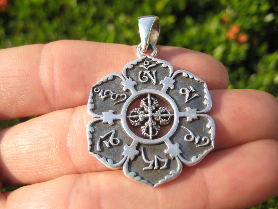 925 Silver Ohm Viswa Vajra Pendant Necklace