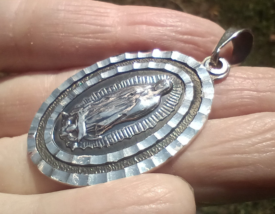 Saint Guadalupe Mary 925 Silver pendant Taxco Mexico CH77