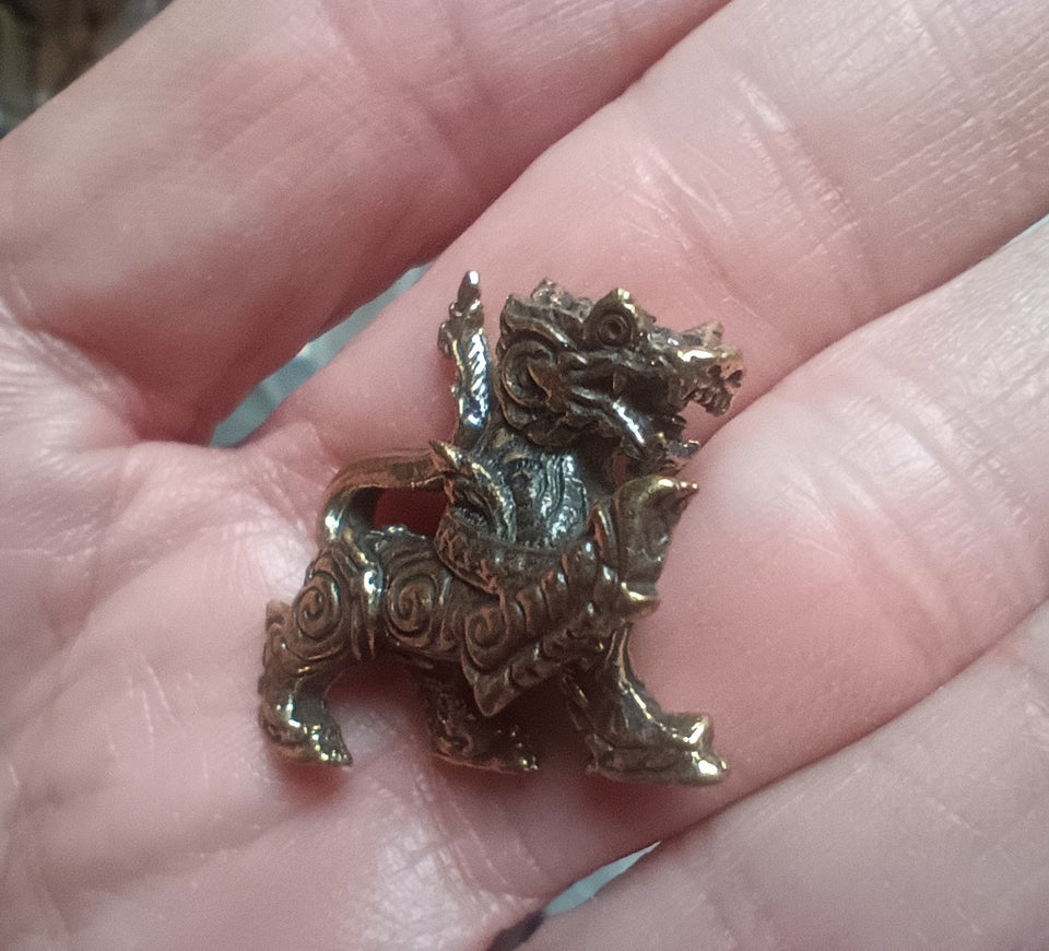 Brass metal foo dog statue Amulet Thailand