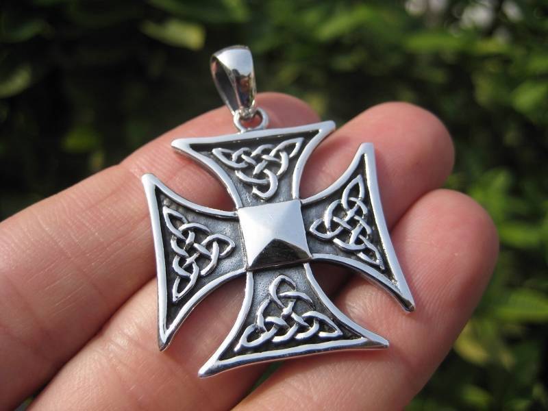 Large 925 Silver Knight Knights Cross Iron Cross Templar pendant Necklace A3