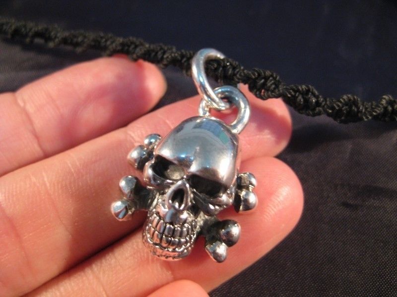 925 Sterling Silver Skull and Cross Bones pendant pirate A