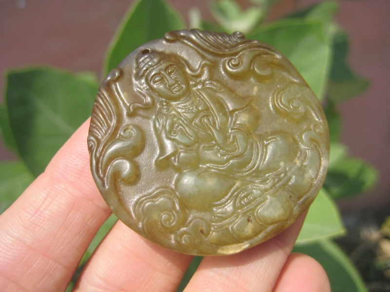 Natural Jade Kuan Yin Guan Yin  Pendant Amulet talisman stone carving  A5
