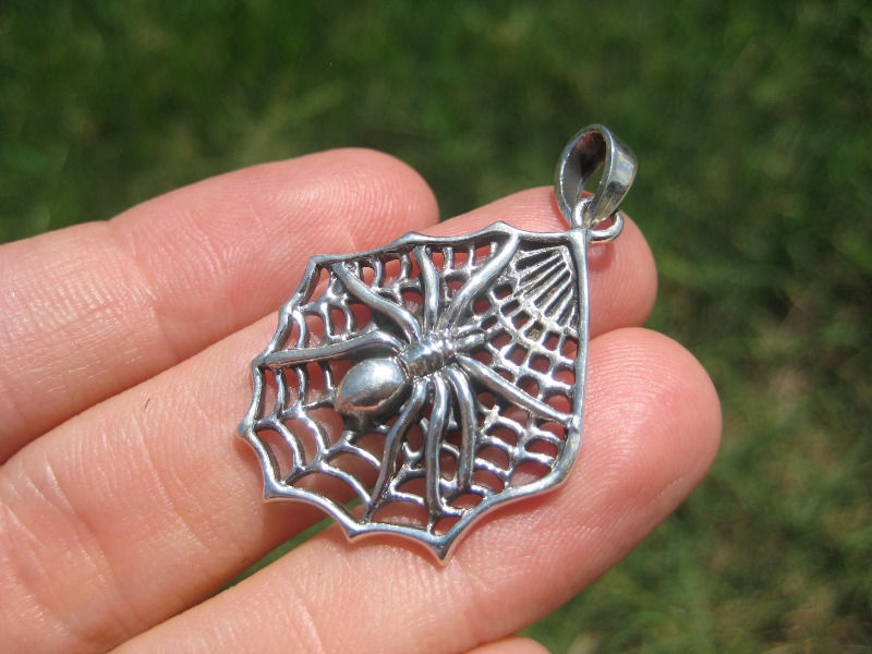 925 Silver spider pendant black widow necklace jewelry art A2