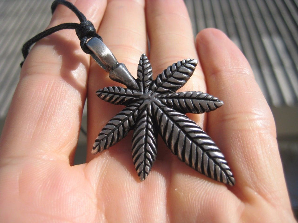 Metal Pewter Marijuana Leaf Ganja Hemp Pendant Necklace A38