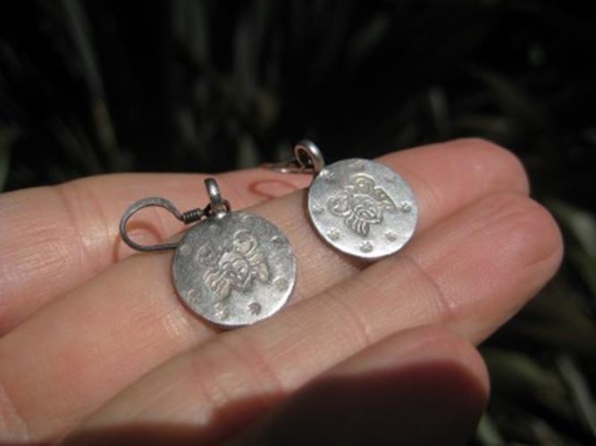 925 to 999 pure Northern Hill Tribe silver crab earrings earring N2744
