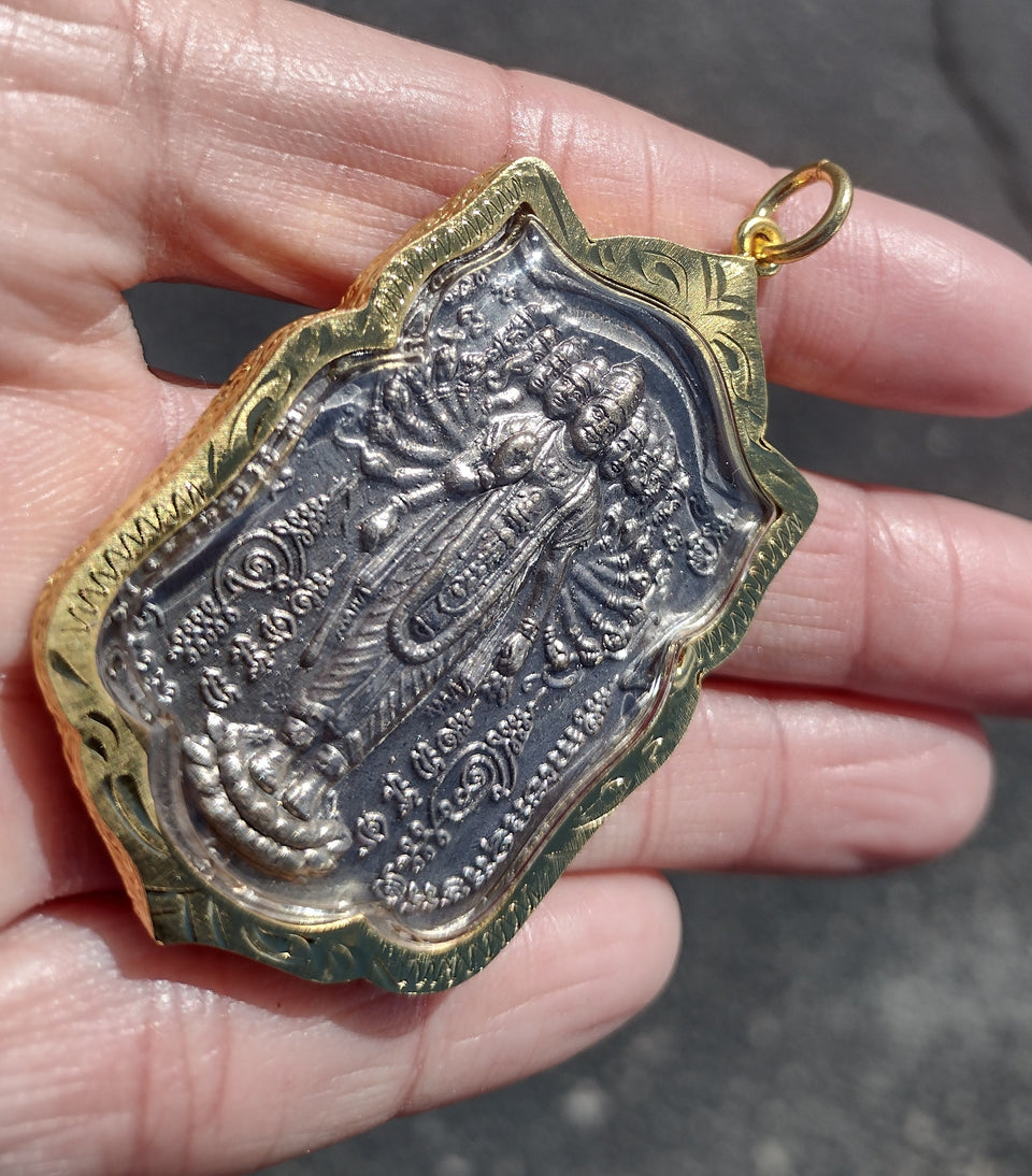 Avalokiteshvara Amulet Pendant Bangkok Thailand Y7244