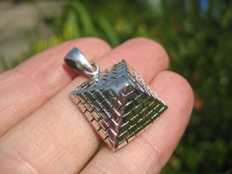 925 silver Egyptian Pyramid pendant necklace A16