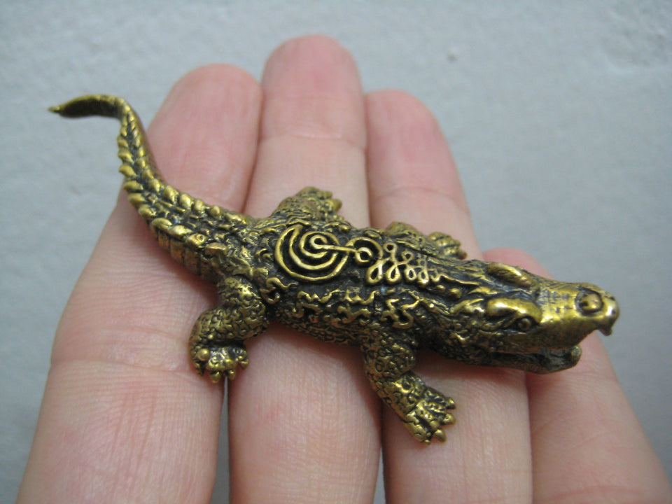 Brass Amulet Crocodile Alligator Statue Buddhist Blessing for Good Luck A27944