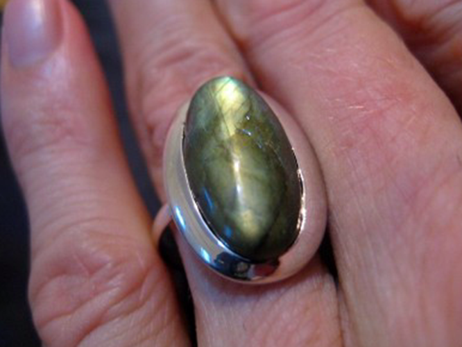 925 sterling Silver Labradorite crystal Ring Size 9 AN32