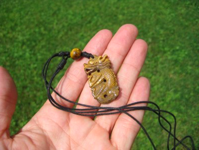 Natural had carved Tiger's Tiger eye Dragon Pendant necklace Thailand AN344