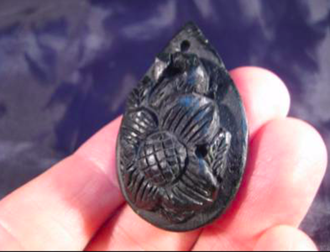 Natural Black Jade Flower stone rock mineral Carving pendant Amulet A4
