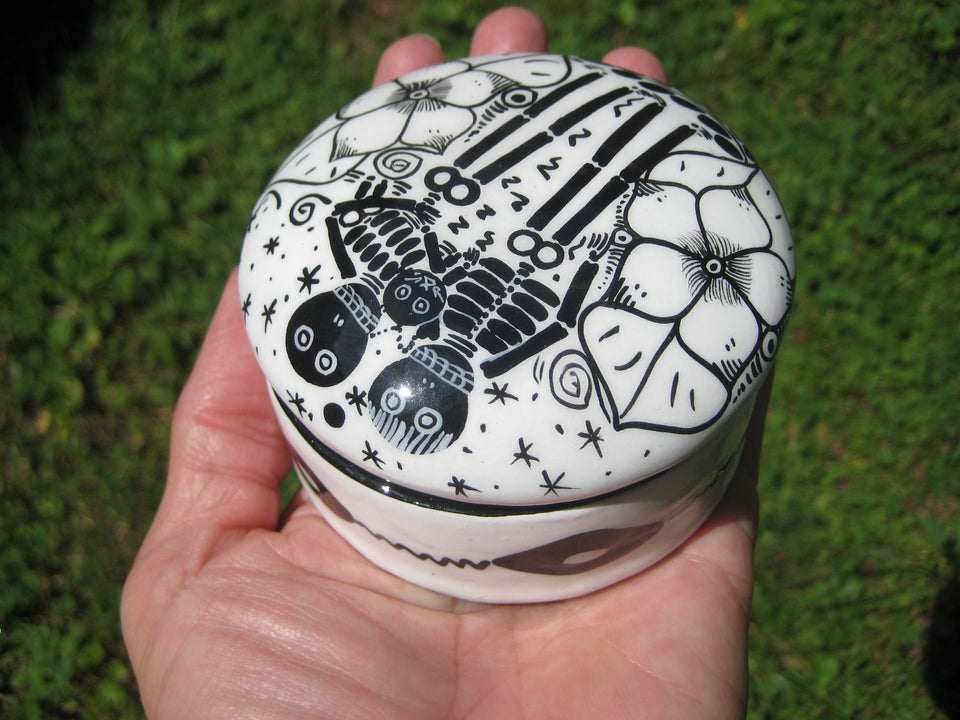 Ceramic Skeleton Jewelry Box Day of the Dead Taxco Mexico A87953