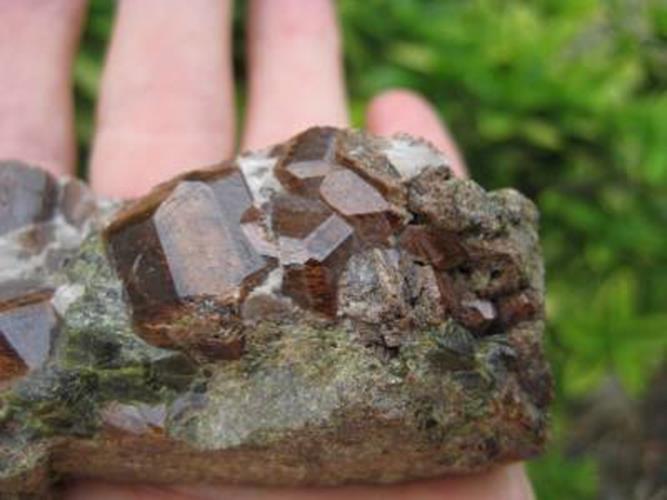 Natural Brown Garnet Crystal stone mineral specemin Afghanistan rock N3844