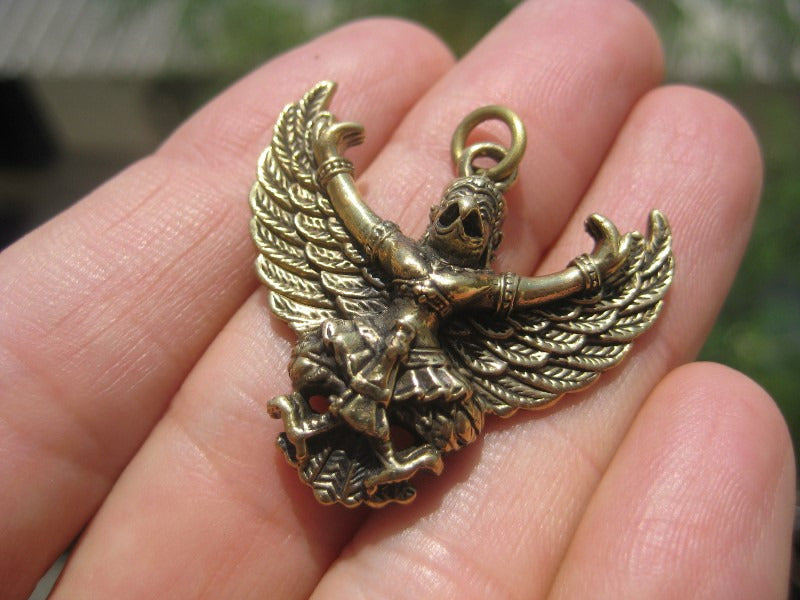 Garuda Bird God figure pendant snake bite amulet Thailand A14