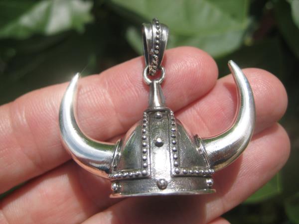 925 Silver Viking Norse Scandinavia Germanic Helmet Horn Pendant A4