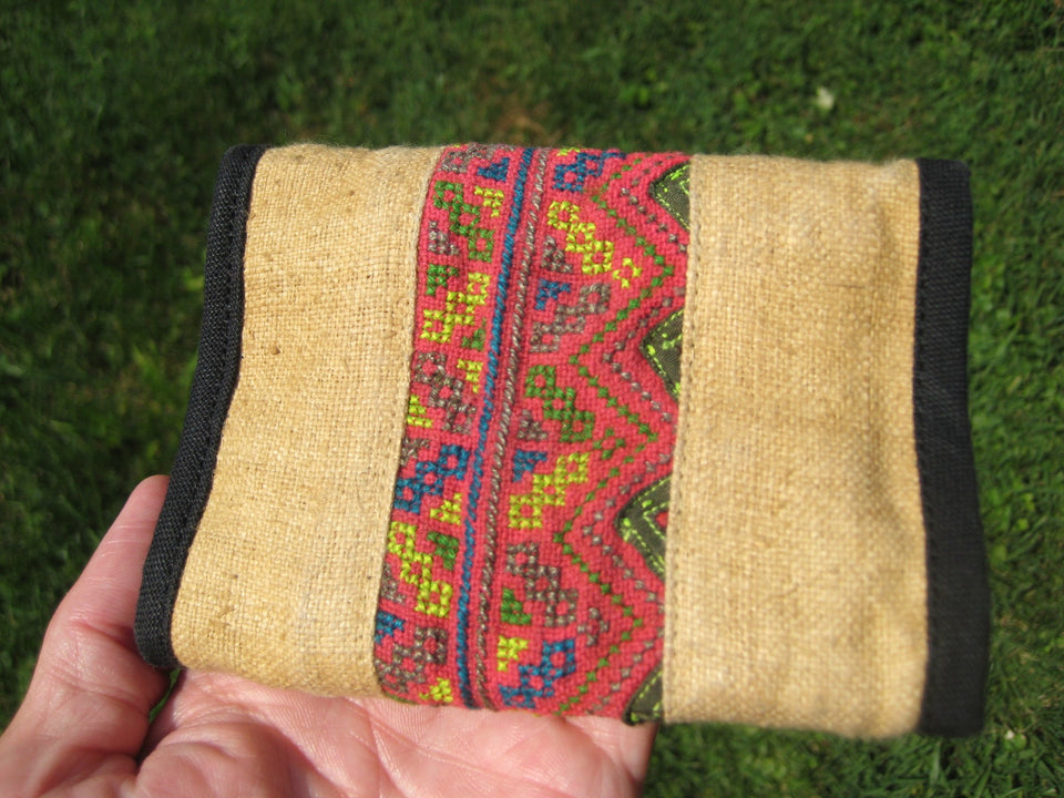 Hemp  tri fold Wallet Indian Embroidery from Thailand A6792