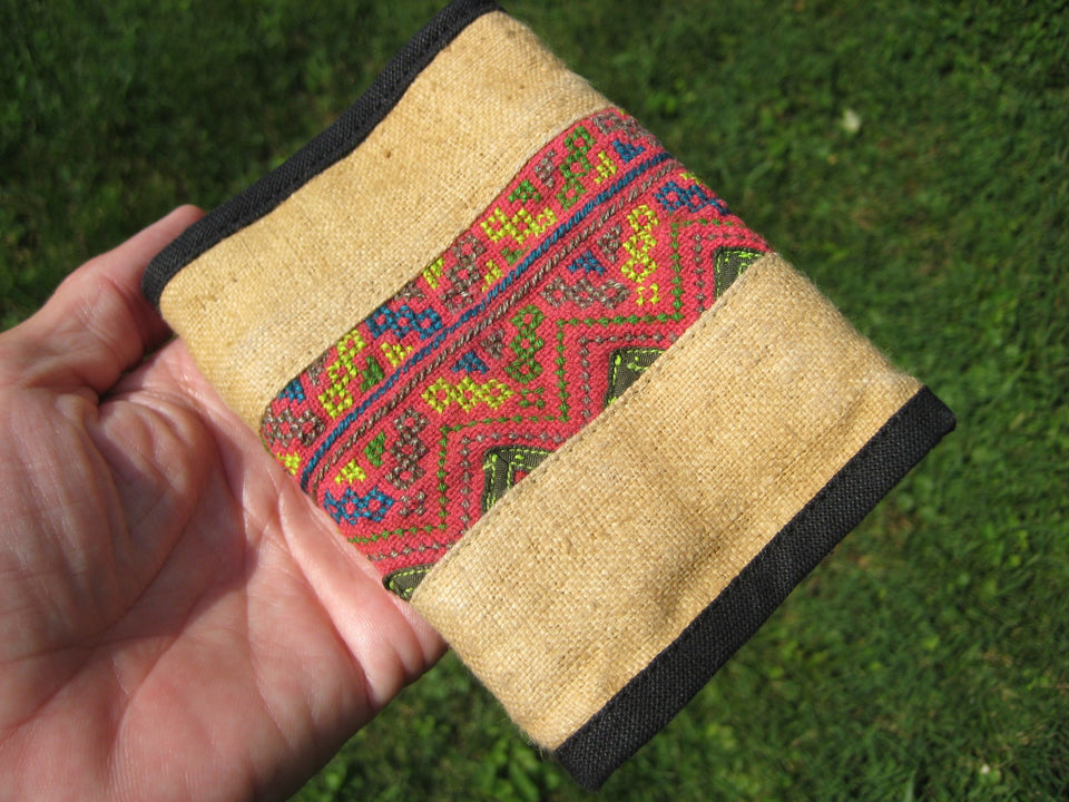 Hemp  tri fold Wallet Indian Embroidery from Thailand A6792