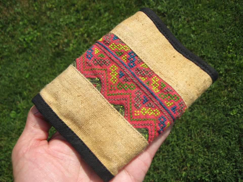 Hemp  tri fold Wallet Indian Embroidery from Thailand A6792