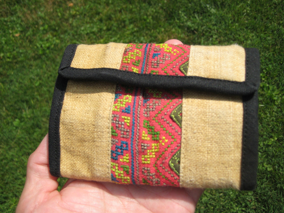 Hemp  tri fold Wallet Indian Embroidery from Thailand A6792