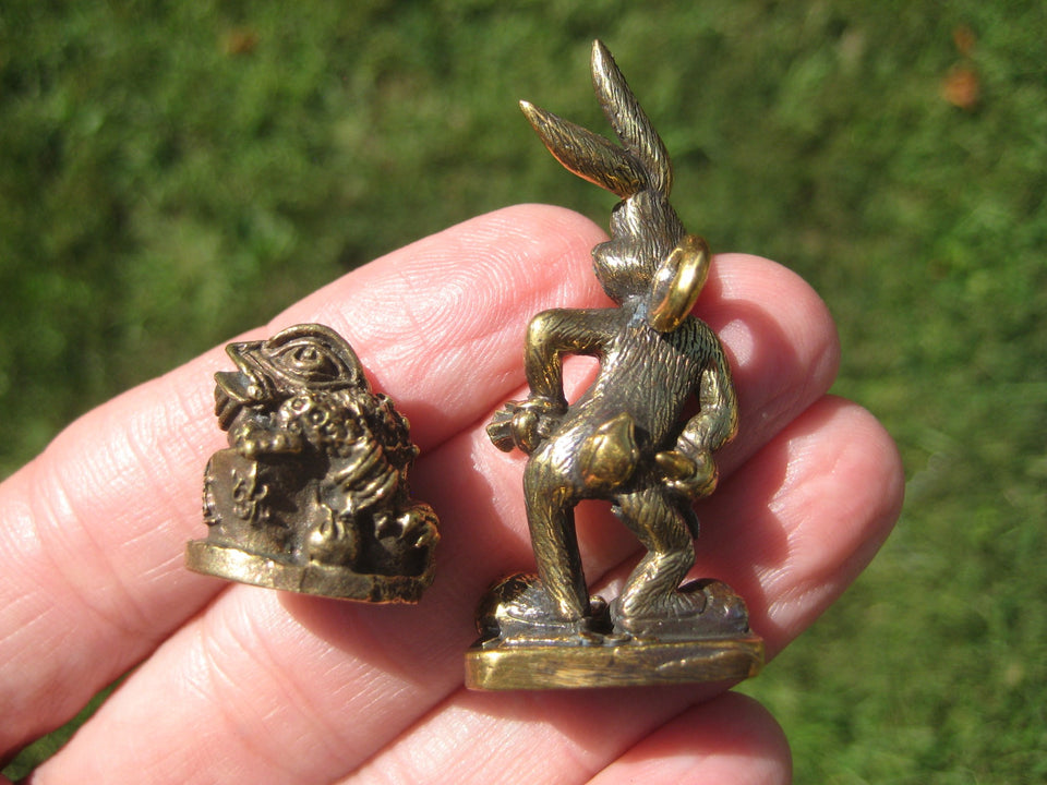 Set 2  Rabit and toad Buddhist Blessing Amulet Statue A2576