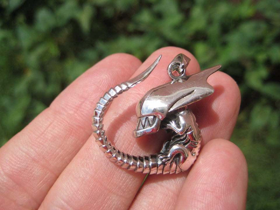 925 Silver Alien Extraterrestrial Necklace jewelry Art A7