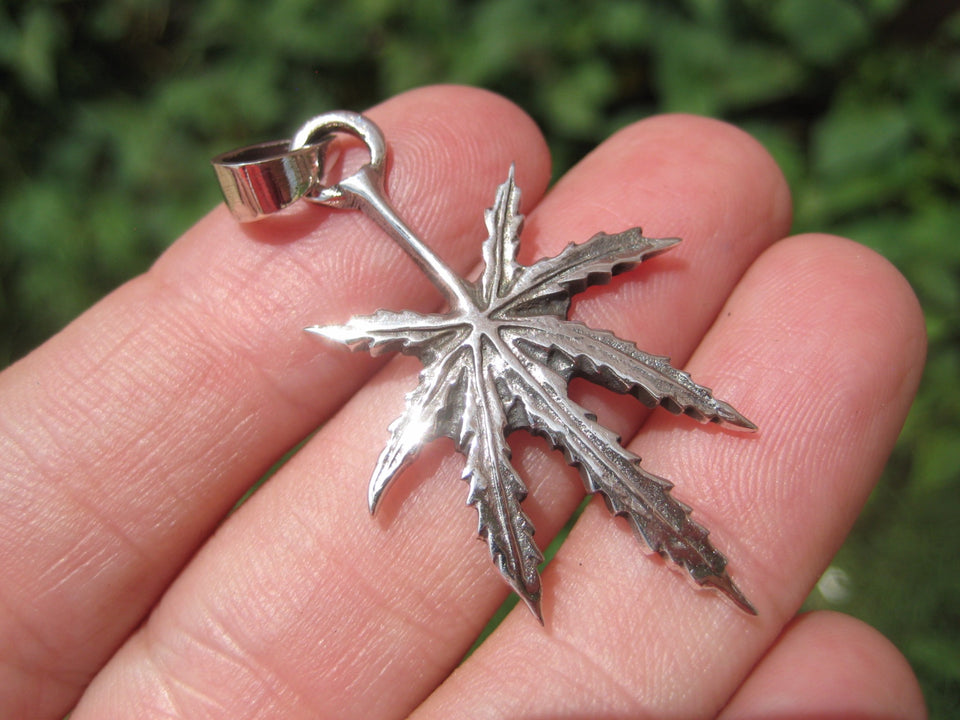 925 Silver Marijuana Pot Cannabis Leaf Pendant necklace jewelry ArtA24