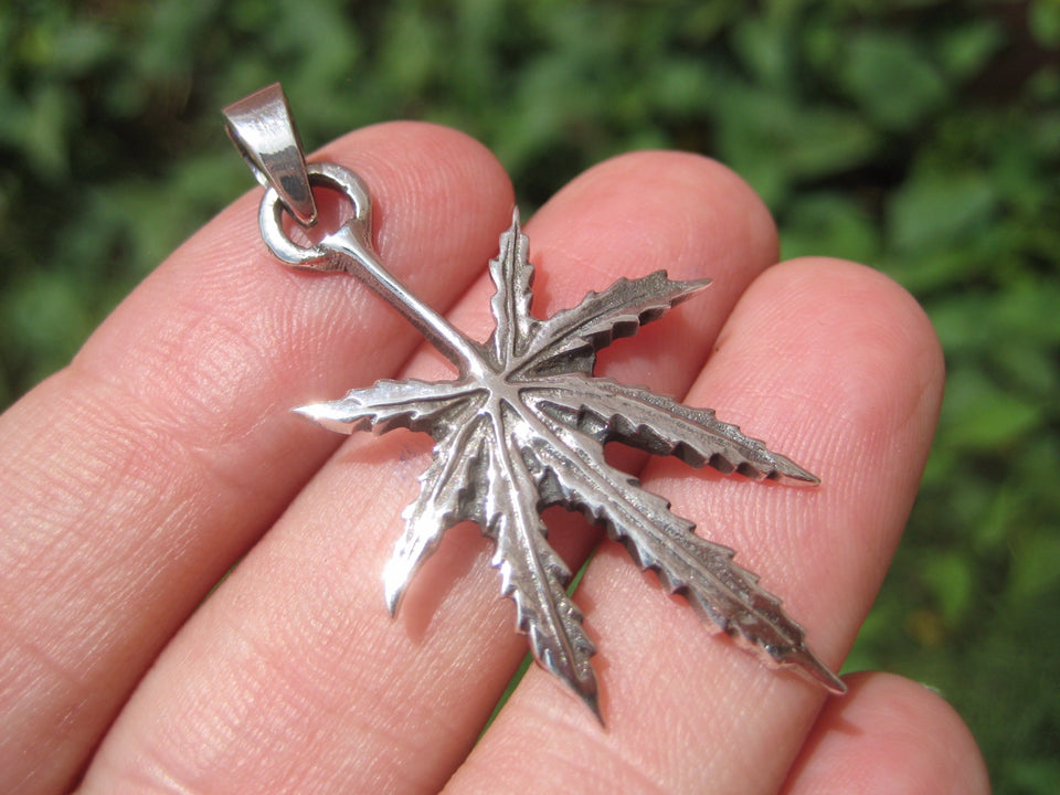 925 Silver Marijuana Pot Cannabis Leaf Pendant necklace jewelry ArtA24