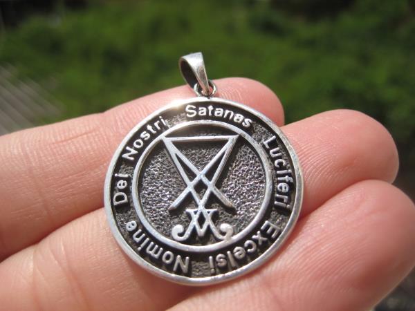 925 Silver Satanic Pentagram Pendant Pentacle necklace