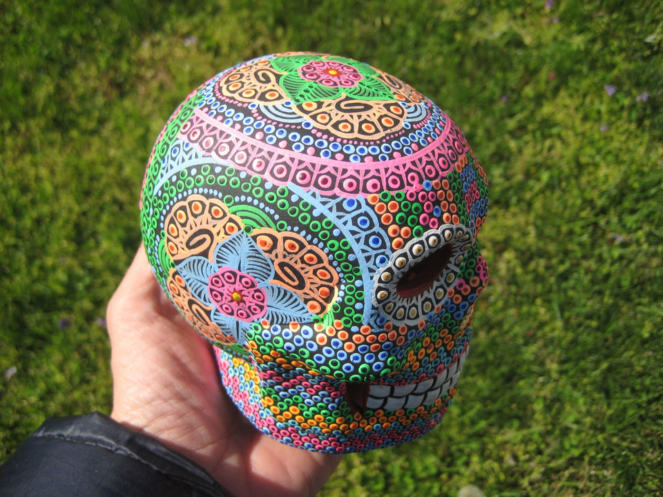 Ceramic Painted Skull Day of The Dead Pinta de Agua Taxco Mexico A73385