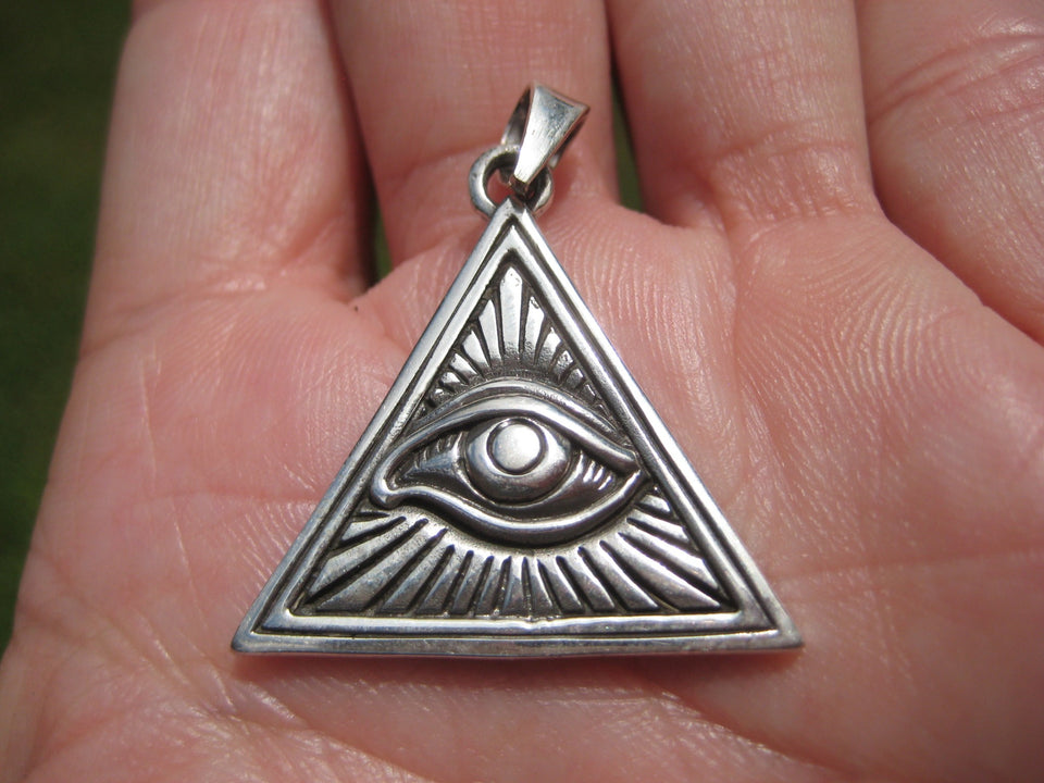 925 Silver Egyptian Seeing Eye Free Mason Masonic Pyramid Pendant A3237