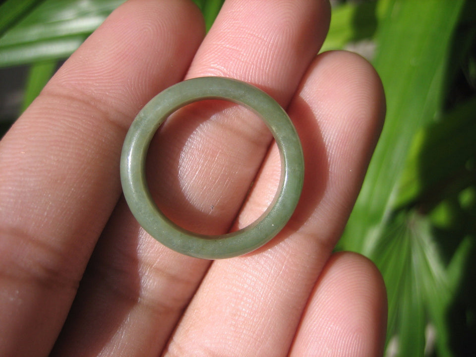 Natural Jadeite Jade ring Thailand jewelry stone mineral size 7 US  EA 095