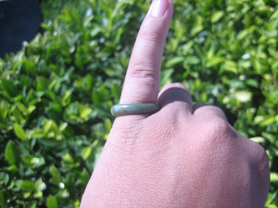 Natural Jadeite Jade ring Thailand jewelry stone mineral size 7 US   E 5939