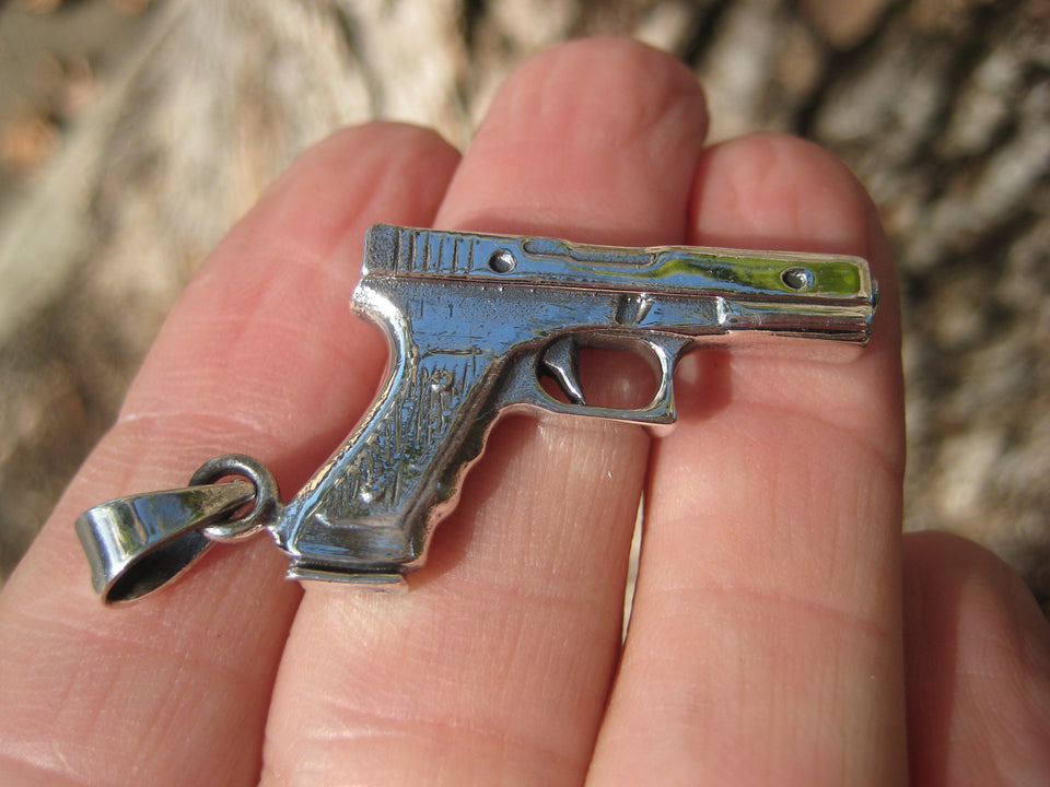 925 Silver Gun Revolver 45 Pistol Pendant Necklace A2302