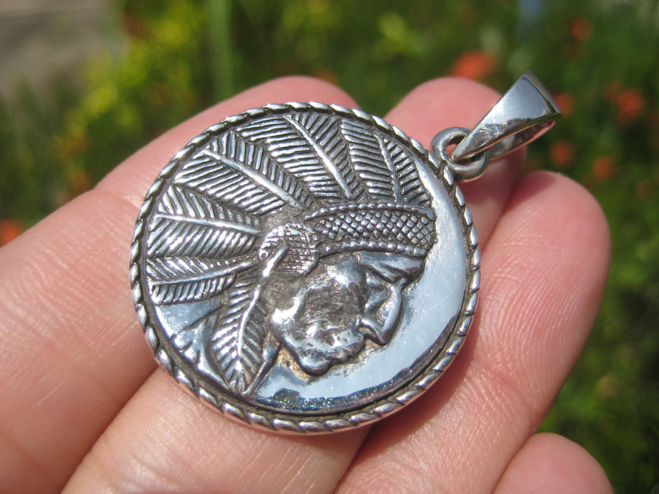 925 Sterling Silver Native American Indian Pendant Necklace A18