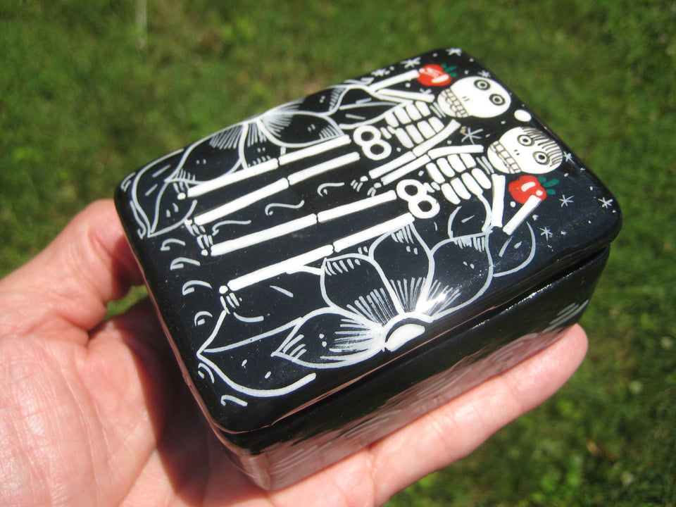 Ceramic Skeleton Jewelry Box Day of the Dead A8366