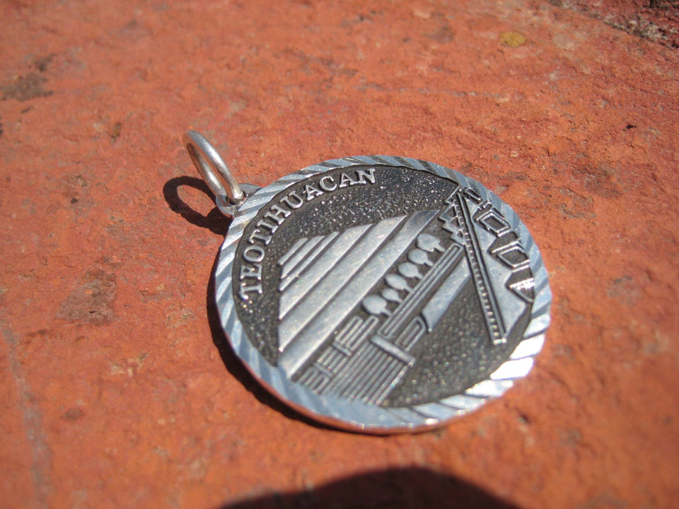 950 Silver Teotihuacan Toltecs Pendant Necklace Taxco Mexico A205