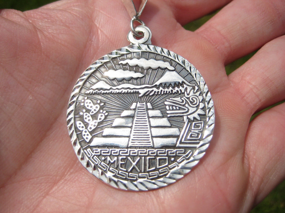 925 Silver Taxco Mexico quetzalcoatl Aztec Pyramid Pendant A3799